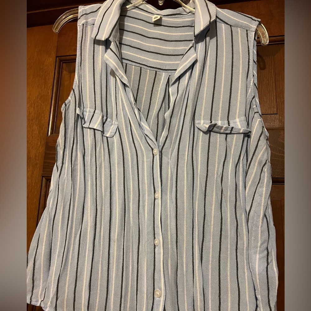BP sleeveless button down